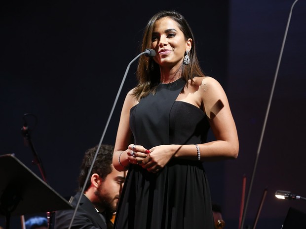 Anitta em show em Curitiba, no Paraná (Foto: Manuela Scarpa/ Brazil News)