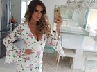 Nicole Bahls usa look romântico e sexy para chá de bebê de Kelly Key
