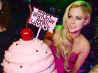 Avril Lavigne comemora aniversário em boate em Las Vegas
