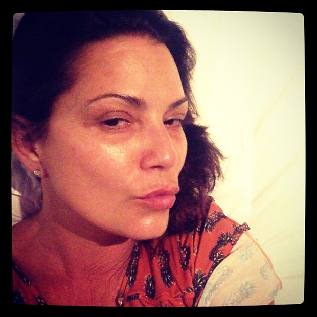 Luiza Brunet posa sem maquiagem (Foto: Instagram/ Reprodução)