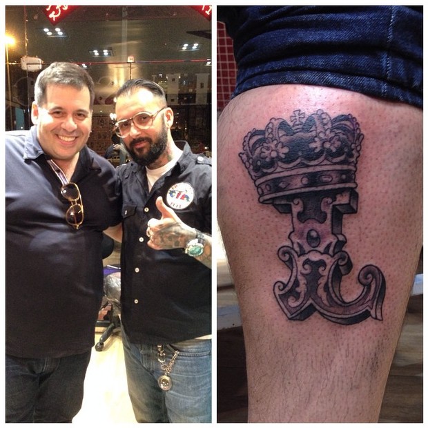 Leandro Hassum com o tatuador Kiko (Foto: Facebook / Reprodução)
