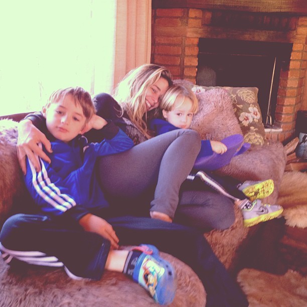 Danielle Winits e os filhos (Foto: Reprodução/Instagram)