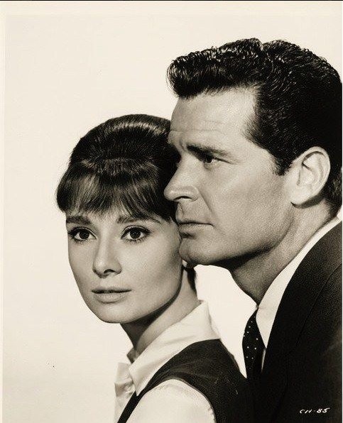 Audrey Hepburn e James Garner em &#39;Infâmia&#39; (Foto: Reprodução/Facebook)