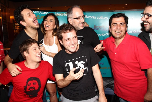 Sabrina Sato e João Vicente de Castro com os humoristas do "Porta dos fundos" (Foto: Claudio Augusto / Foto Rio News)