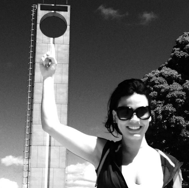 Leticia Lima no Marco Zero, em Macapá, em agosto de 2014 (Foto: Reprodução/Instagram)