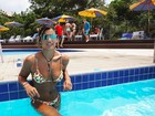 Giulia Costa exibe corpo em forma durante férias em Santa Catarina