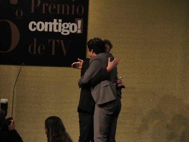 Thiago Fragoso e Mateus Solano em prêmio no Rio (Foto: Thyago Andrade/ Foto Rio News)