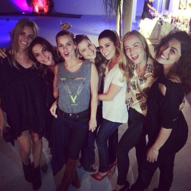 Ivete Sangalo ganha festa surpresa (Foto: Reprodução/Instagram)