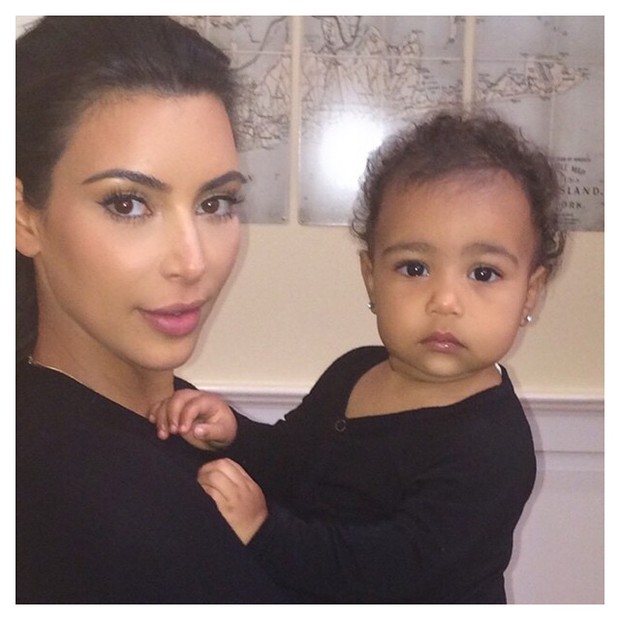 Kim Kardashian com a filha, North West (Foto: Instagram/ Reprodução)