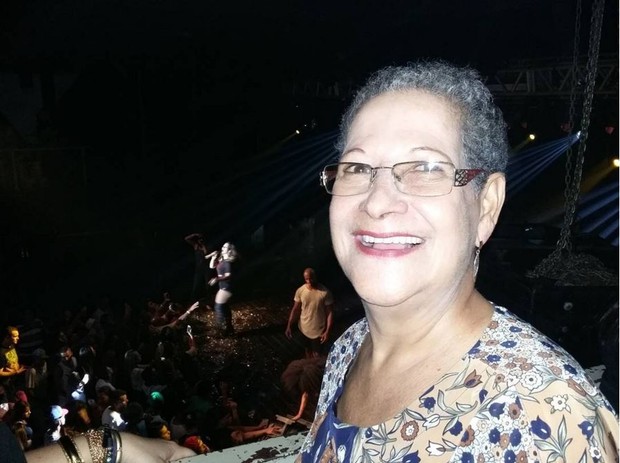 Dona Geralda no show de Valesca Popozuda (Foto: Reprodução/Instagram)