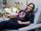 Gabriela Duarte e mais famosos participam de doação de sangue