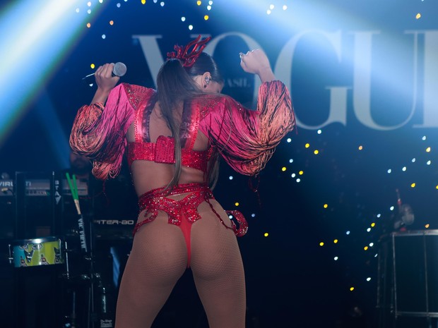 Anitta faz show em baile de carnaval em São Paulo (Foto: Raphael Castello/ Ag. News)