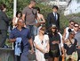 Rihanna se diverte em dia de praia no Rio