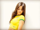 Camila Cabello, do Fifth Harmony, posa com a camisa do Brasil