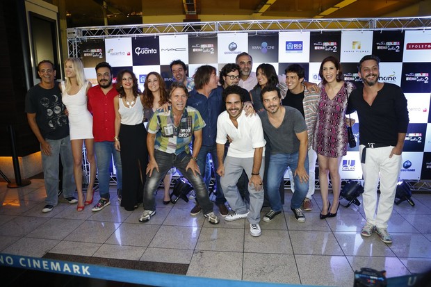 Elenco e convidados se reúnem em pré-estreia (Foto: FelipeAssumpção/AgNews)