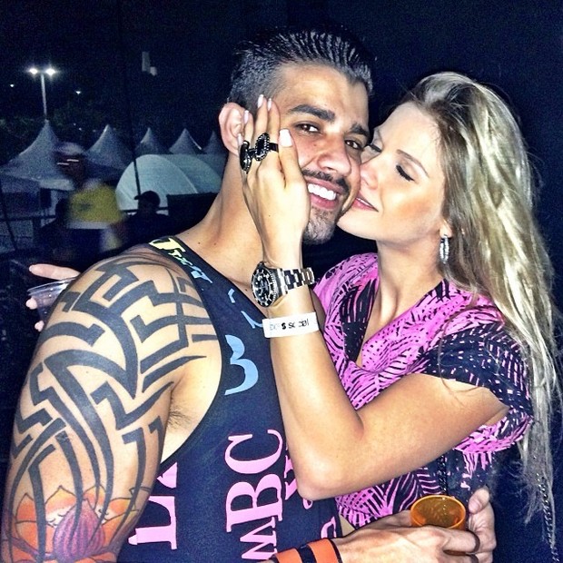 Gusttavo Lima comemora um ano de noivado com Andressa Suita (Foto: Instagram)