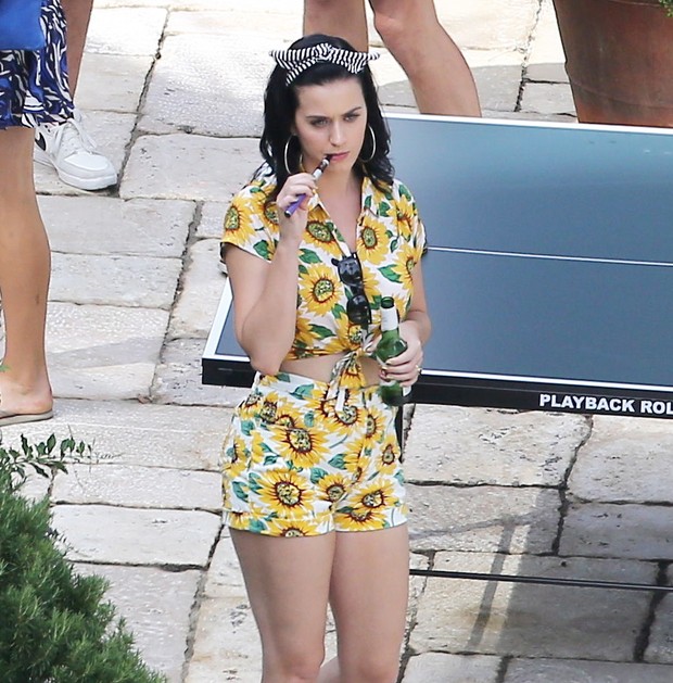 X17 - Katy Perry em festa em Los Angeles, nos Estados Unidos (Foto: X17/ Agência)