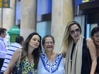 Ana Paula Renault e Dona Geralda desembarcam juntas no Rio