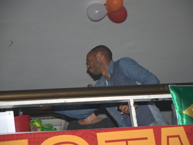 Thierry Henry em festa na Zona Sul do Rio (Foto: Lory Gomes/ Ag. News)