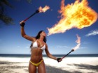 Latinete Joyce Pinheiro treina performance com fogo para o EGO