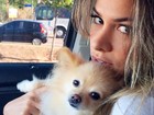 Ex-BBB Adriana posa com cachorrinho: 'Olhar 43 pra seduzir'