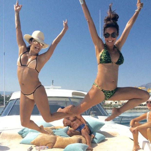 Eva Longoria curte passeio de barco com amigas (Foto: Instagram / Reprodução)