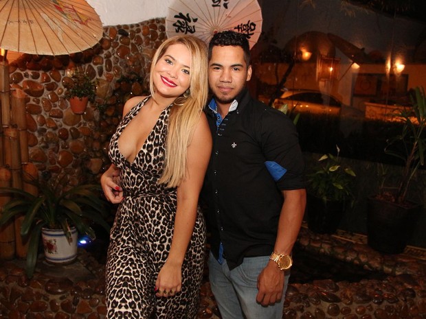 Geisy Arruda com o namorado, Ricardo de Souza, em inauguração de restaurante em São Paulo (Foto: Danilo Carvalho e Thais Aline/ Ag. Fio Condutor)