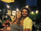 Felipe Andreoli posa com a mão na barriguinha de Rafa Brites: 'Muito amor'