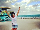 De saia curtinha, Ticiane Pinheiro celebra a chegada de 2013 em Miami