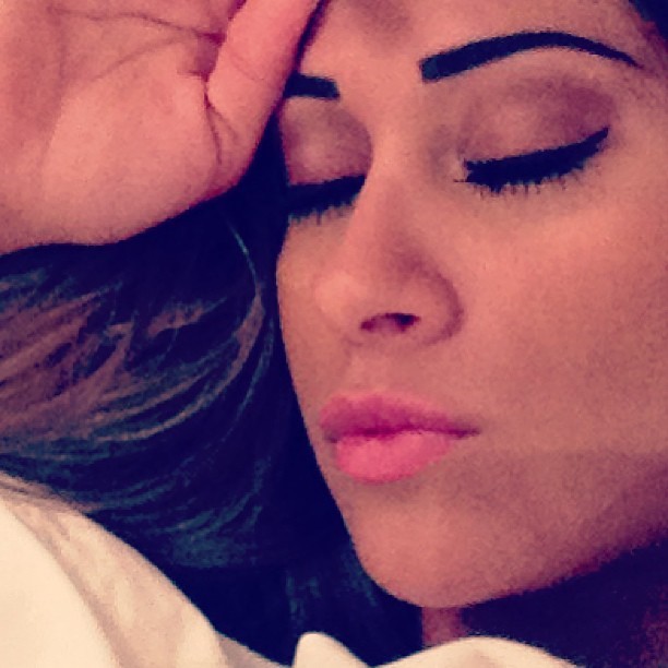 Ex-BBB Mayra Cardi reclama de insônia, mas posta foto maquiada (Foto: Instagram)