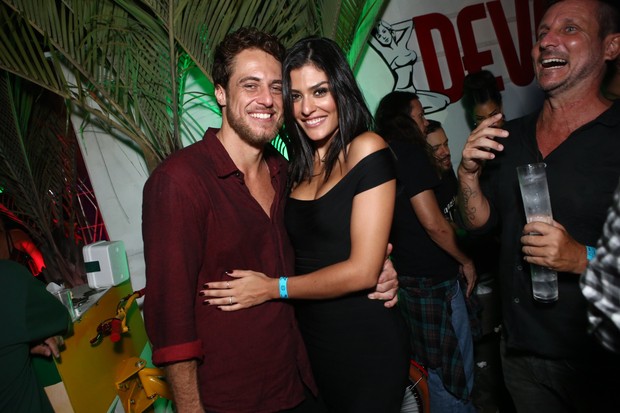 Ex-BBB Daniel Manzieri com a namorada, a modelo Thayna Brito, em boate na Zona Oeste do Rio (Foto: Raphael Mesquita/ Divulgação)