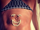 De topless, Heidi Klum posta foto ousada: 'Sorria'