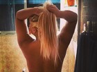 Mulher Filé sensualiza e mostra corpo enxuto ao postar foto nua no banho