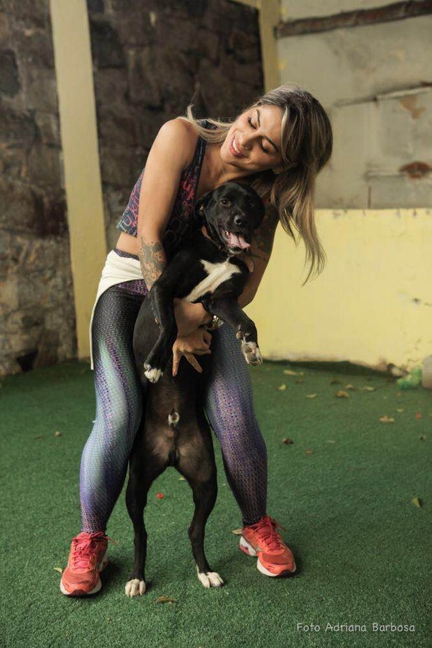 A ex-BBB criou um projeto para cuidar de animais abandonados em São Paulo (Foto: Divulgação / Adriana Barbosa)