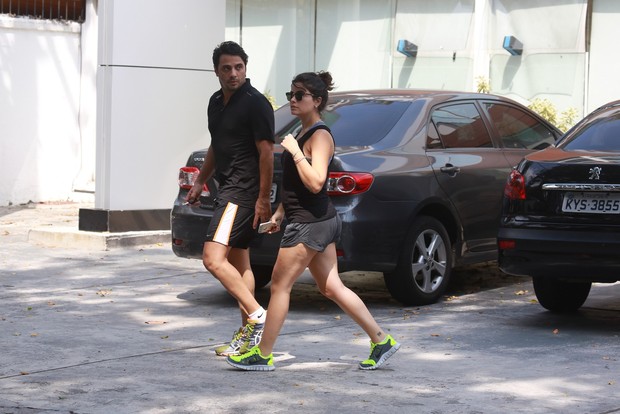 Vanessa Giácomo saindo da academia no RJ (Foto: Dilson Silva / Agnews)