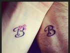 Sheila Mello e Xuxa fazem tatuagens iguais com inicial da filha