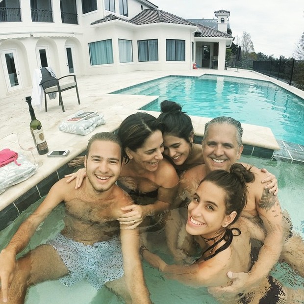 Gloria Pires e família (Foto: Reprodução/Instagram)