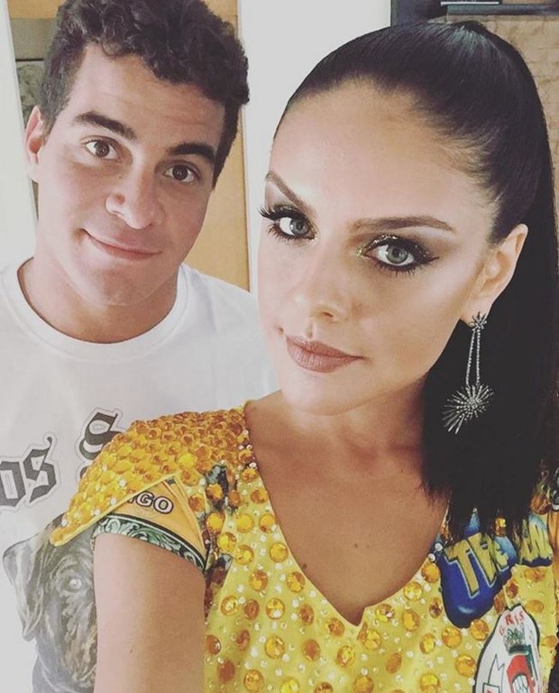 Thiago Martins desejando boa sorte para Paloma Bernardi  (Foto: Instagram / Reprodução)