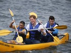 Príncipe Harry faz canoagem em Brasília