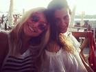 Sabrina Sato e Fernanda Motta curtem praia em Ibiza