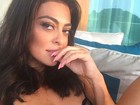 Juliana Paes posa de lingerie: 'Selfie enquanto eles dormem'