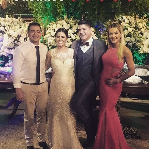 Henrique, com a namorada Raissa Naves, e Diego com a mulher, Annaí (Foto: Reprodução/Instagram)