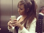 Irmã de Neymar sente frio e posta foto no elevador