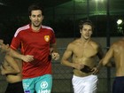 José Loreto, Rafael Cardoso e outros famosos treinam futebol