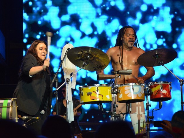 Ana Carolina e Carlinhos Brown em show em Salvador, na Bahia (Foto: Felipe Souto Maior/ Ag. News)