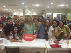 Valesca Popozuda comemora aniversário com fãs e família