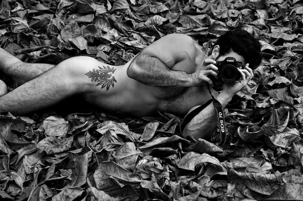 Modelo Pedro Moutinho posando para as lentes do The Male Nude Project (Foto: Divulgação/Sergio Santoian)