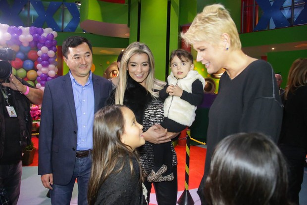 Xuxa inaugura casa de festas (Foto: Naideron Jr/AgNews)