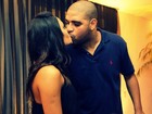 Namorada de Adriano posta foto do casal em rede social e se declara