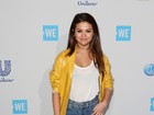 Selena Gomez usa look de R$ 11,5 mil em evento cheio de famosos